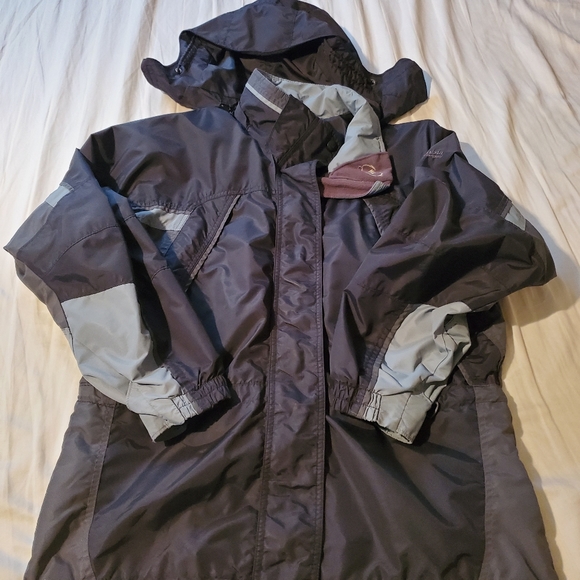 Columbia Lightweight Nylon Jacket - Picture 2 of 8